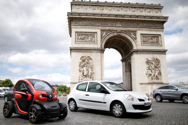 Paris plans to banish all petrol and diesel vehicles from city centre by 2030